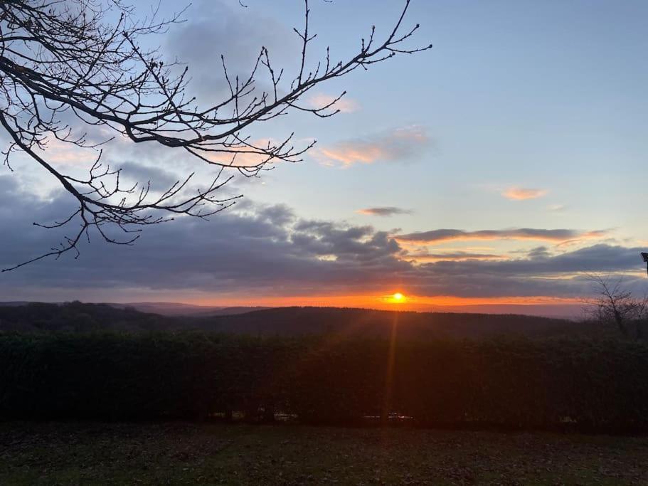 The Mill Stylish Rural Apartment With Beautiful Views Welsh Newton Common Esterno foto