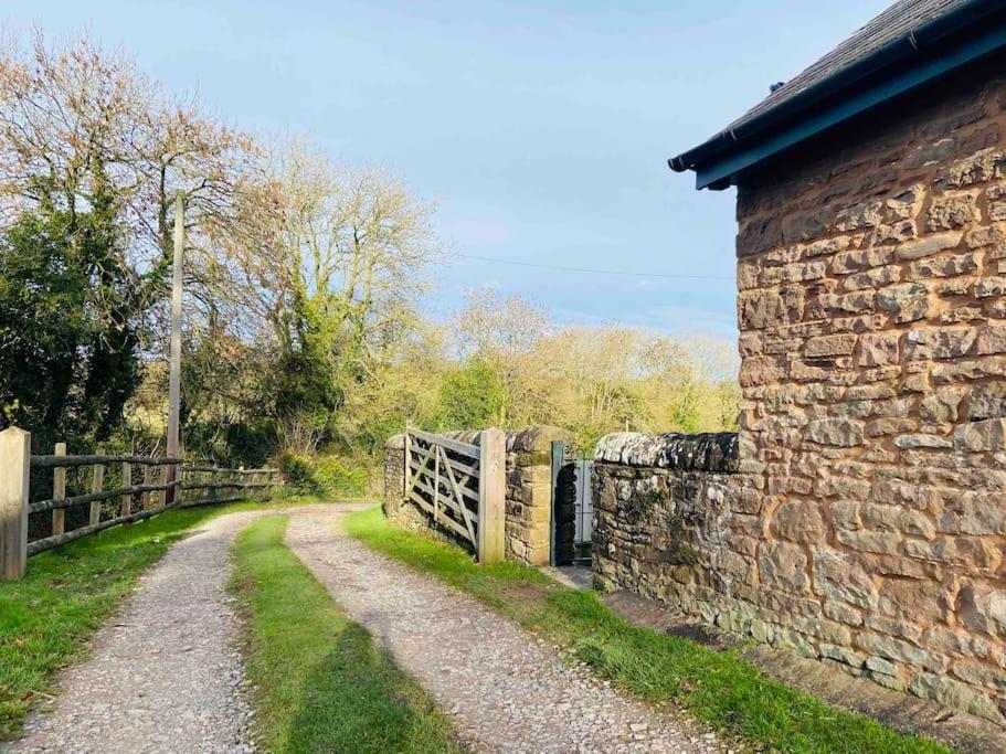 The Mill Stylish Rural Apartment With Beautiful Views Welsh Newton Common Esterno foto