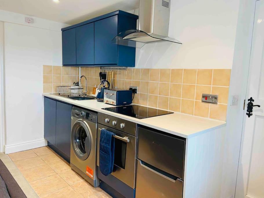 The Mill Stylish Rural Apartment With Beautiful Views Welsh Newton Common Esterno foto