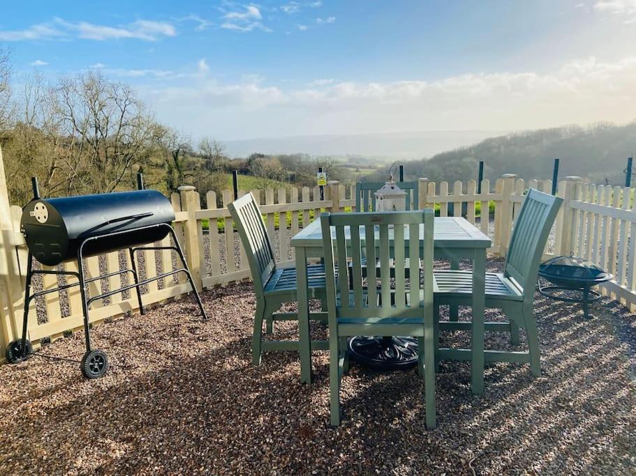 The Mill Stylish Rural Apartment With Beautiful Views Welsh Newton Common Esterno foto