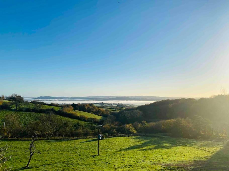 The Mill Stylish Rural Apartment With Beautiful Views Welsh Newton Common Esterno foto